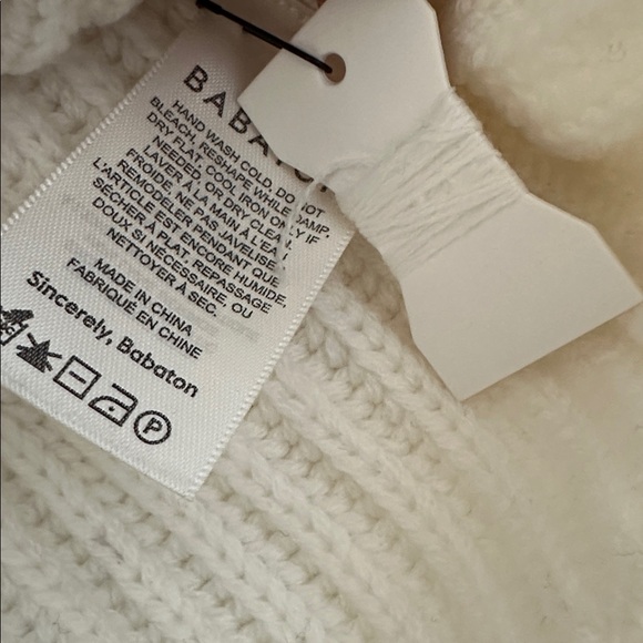 NEW Aritzia Babaton 100% Merino Wool V Neck Sweater in Cream - Picture 3 of 3
